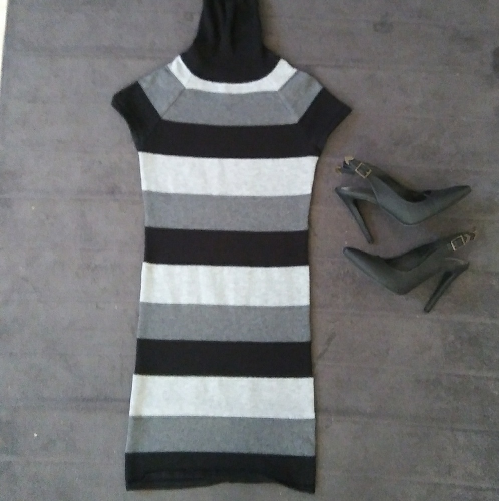 Xhilaration Short Sleeve Sweater Dress